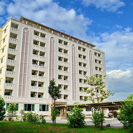 Larrivee Hotel Bang Bo Exterior photo