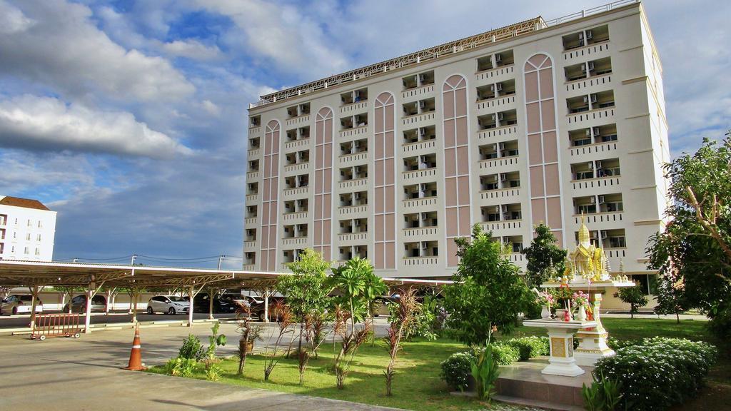 Larrivee Hotel Bang Bo Exterior photo