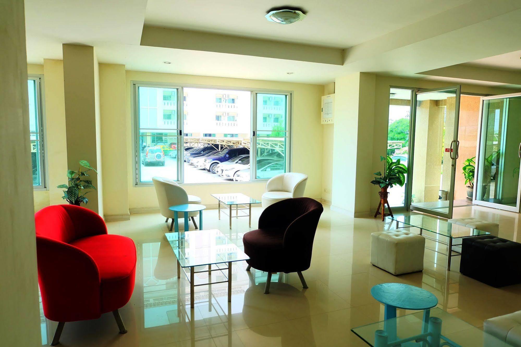 Larrivee Hotel Bang Bo Exterior photo
