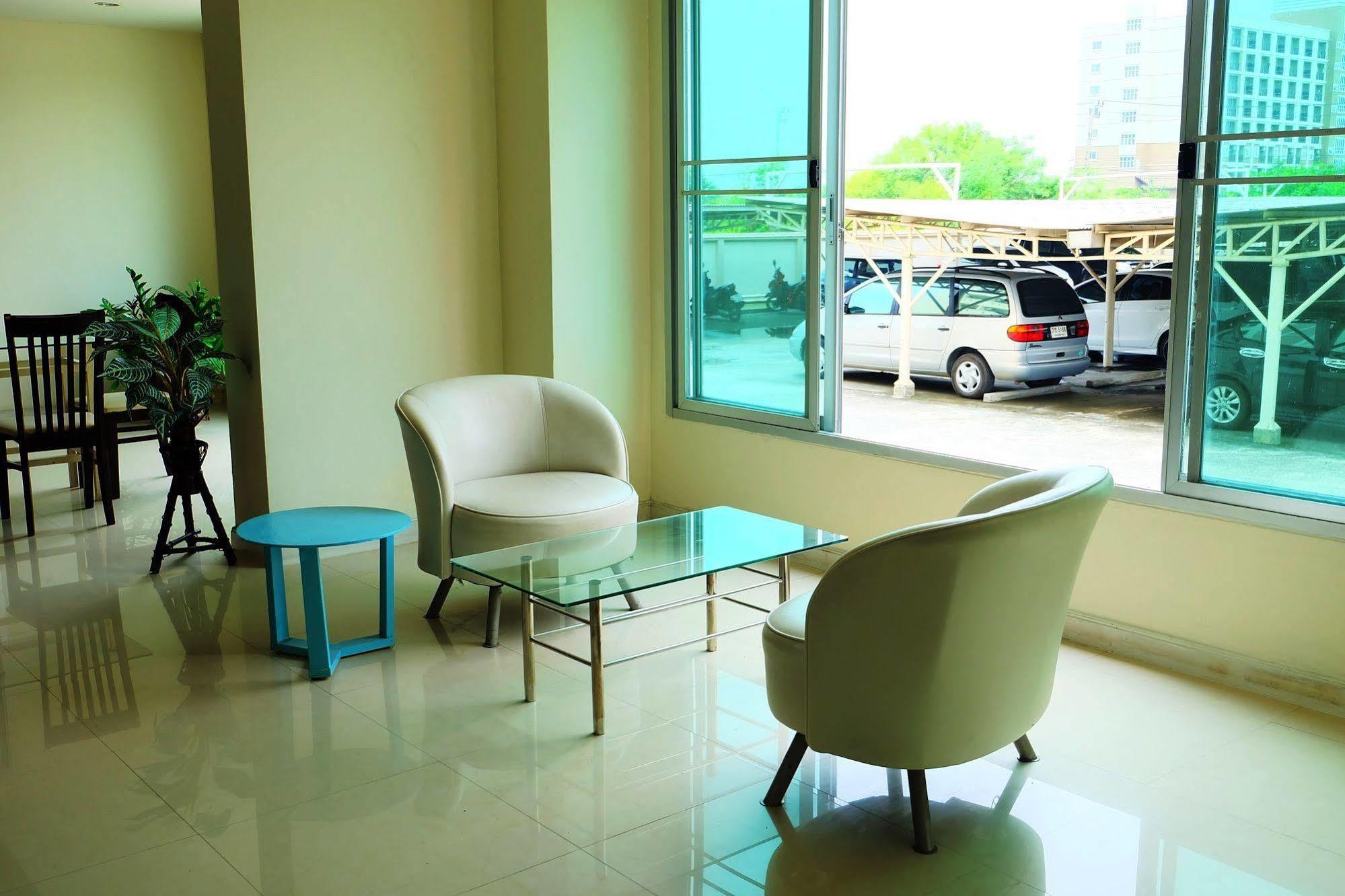 Larrivee Hotel Bang Bo Exterior photo
