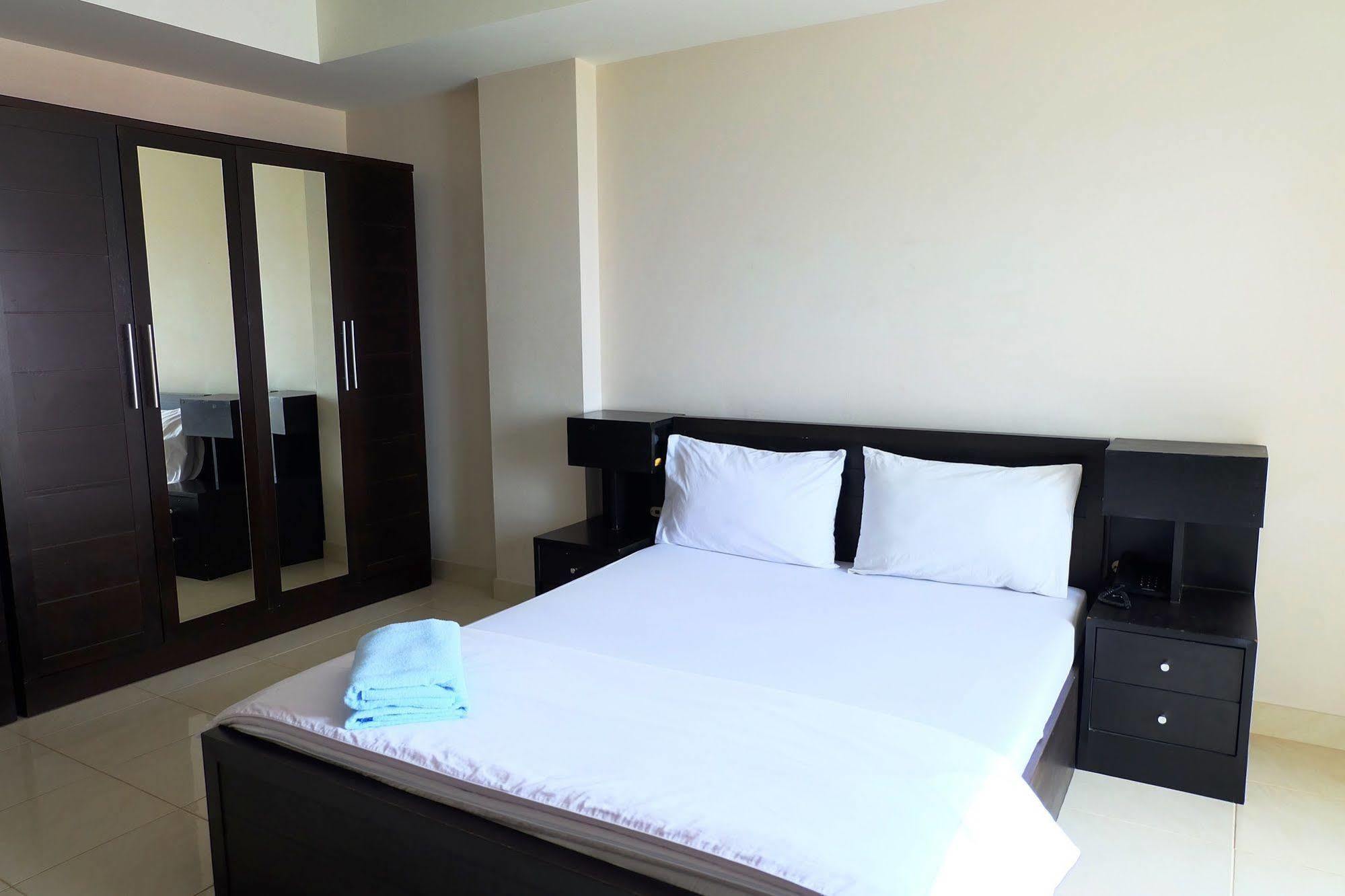 Larrivee Hotel Bang Bo Exterior photo